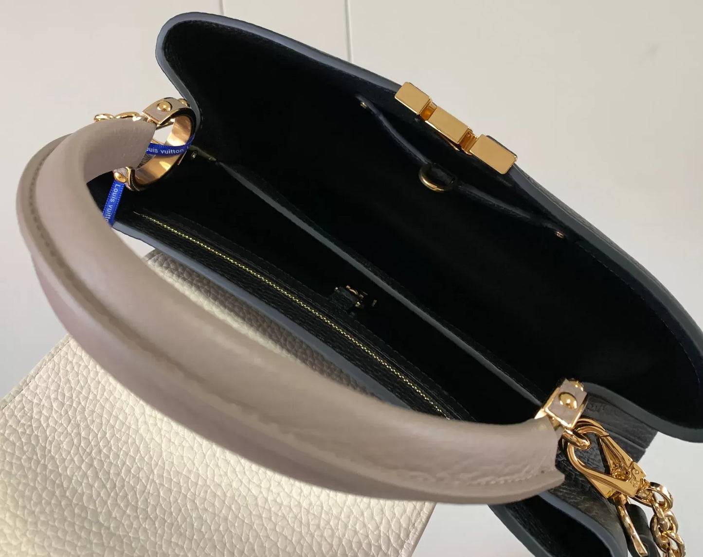 Louis Vuitton Capucines Mini
